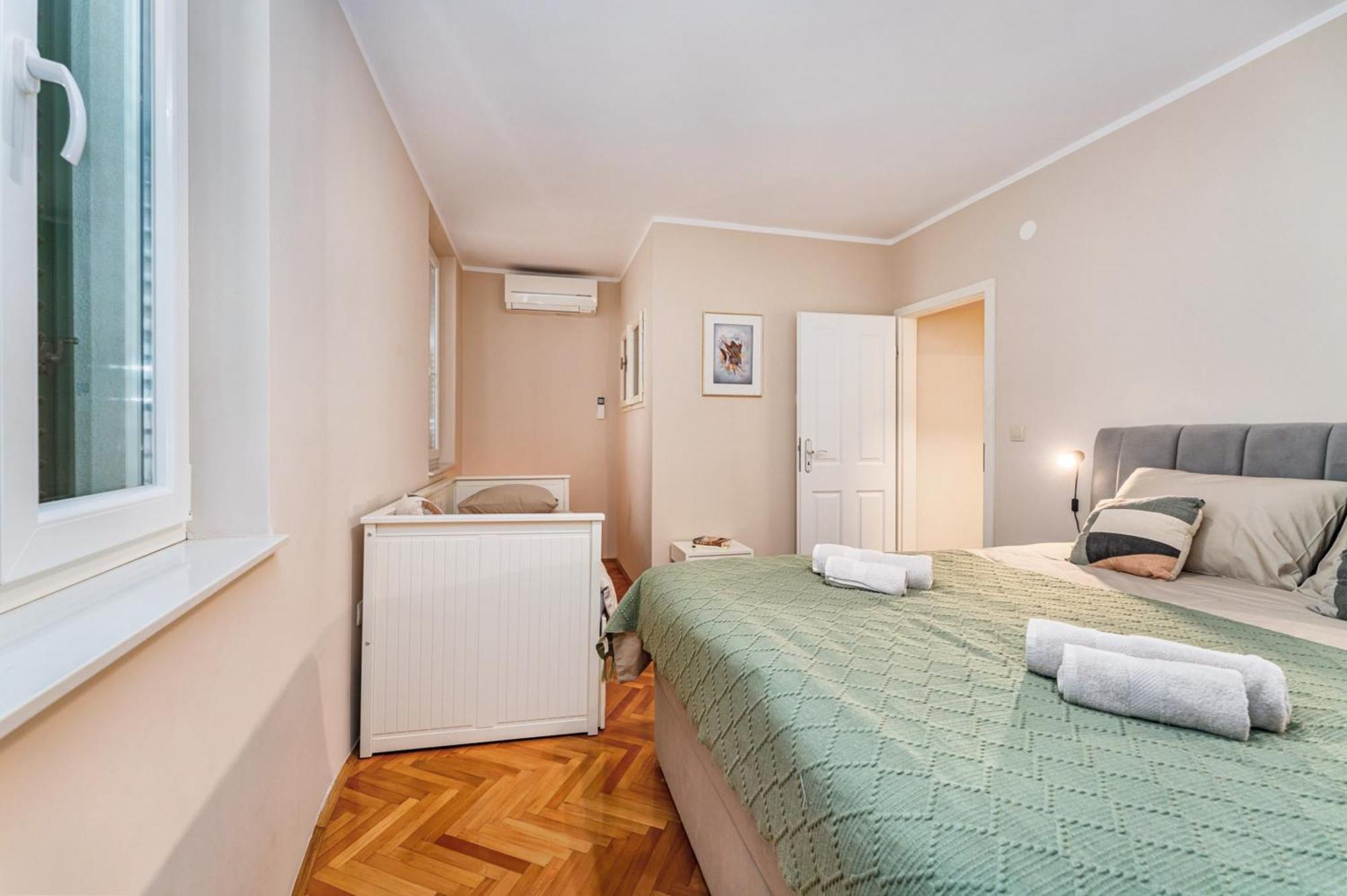 Samm Apartments Шибеник Екстер'єр фото
