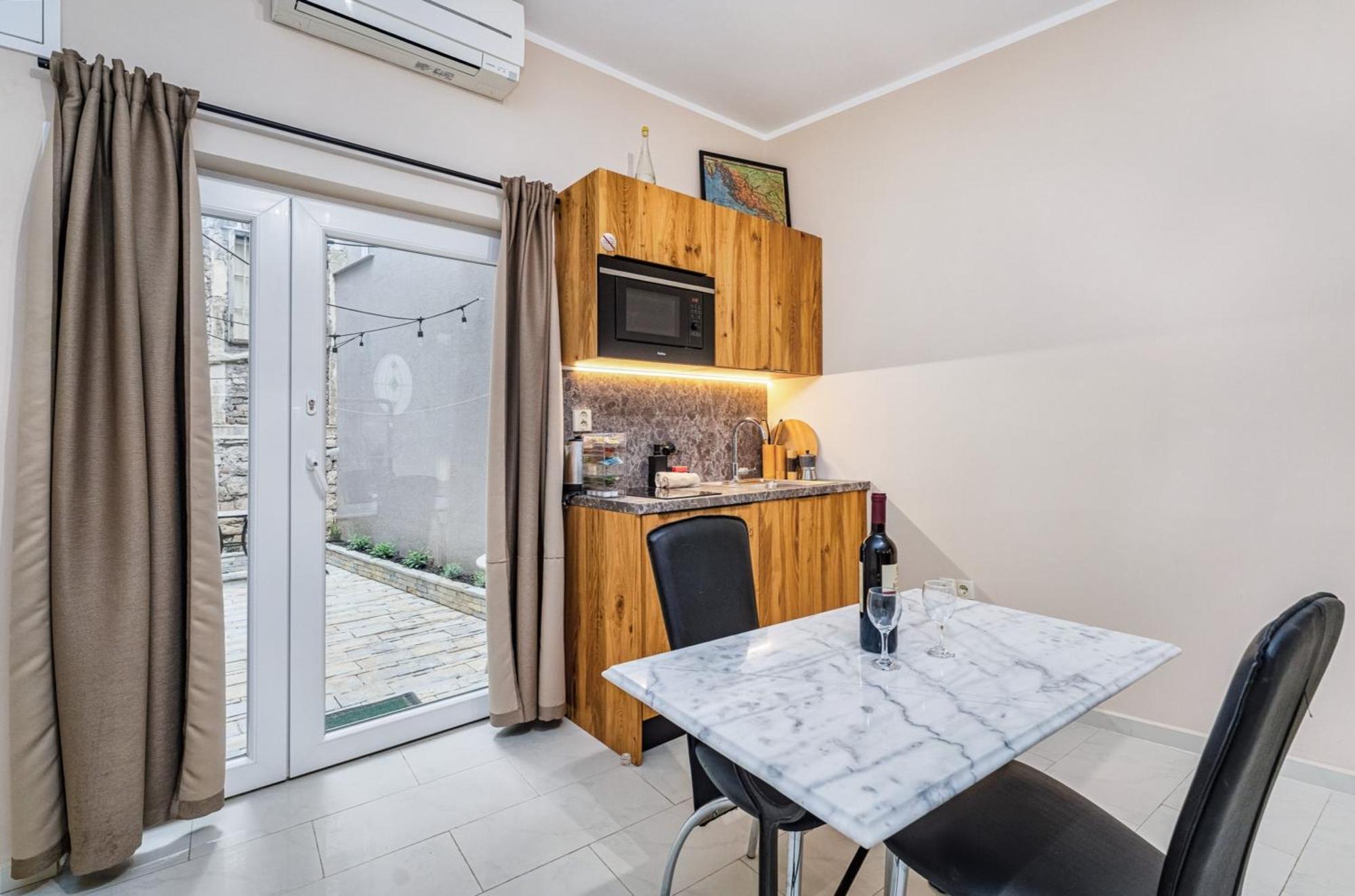 Samm Apartments Шибеник Екстер'єр фото