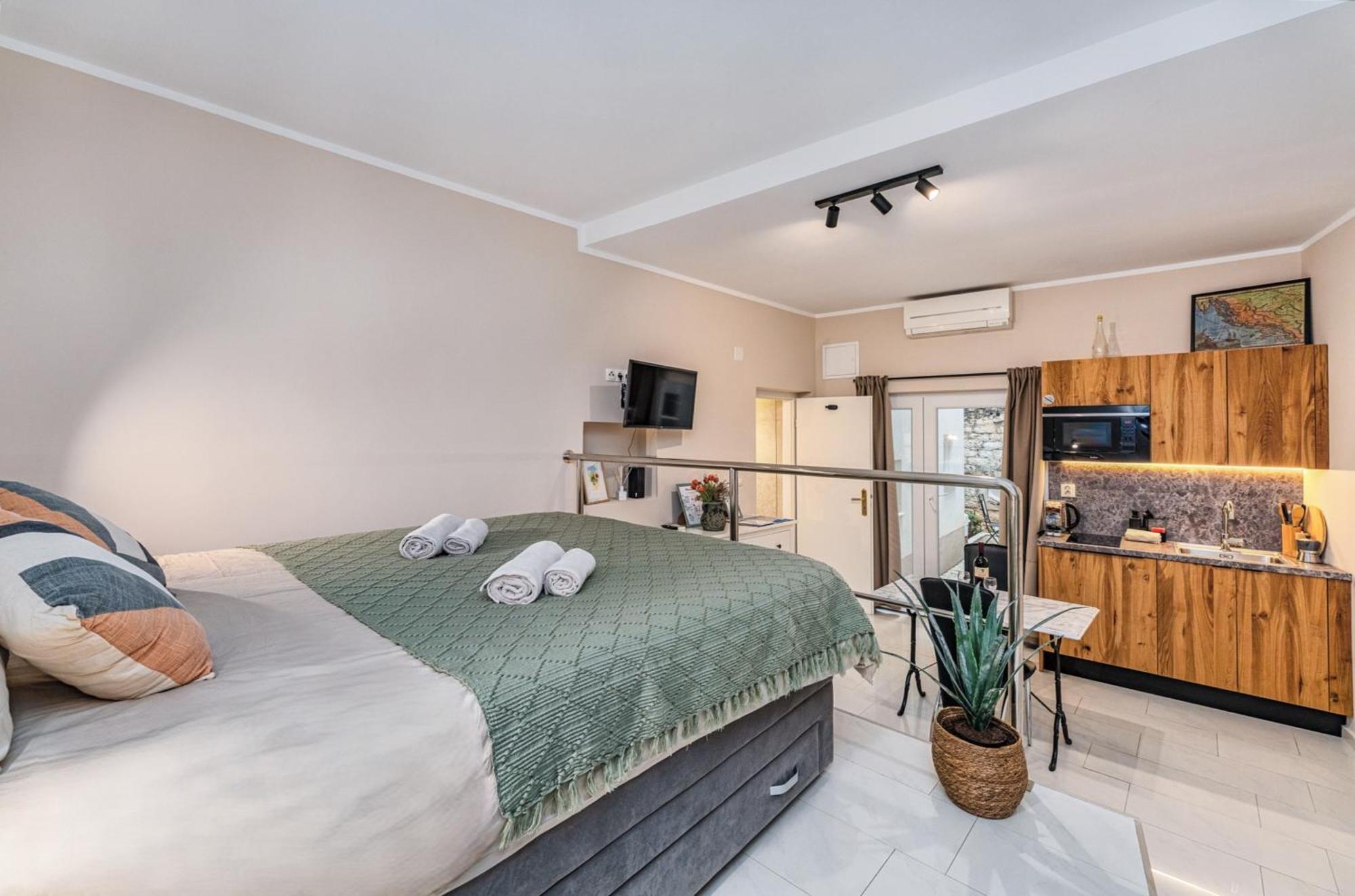 Samm Apartments Шибеник Екстер'єр фото