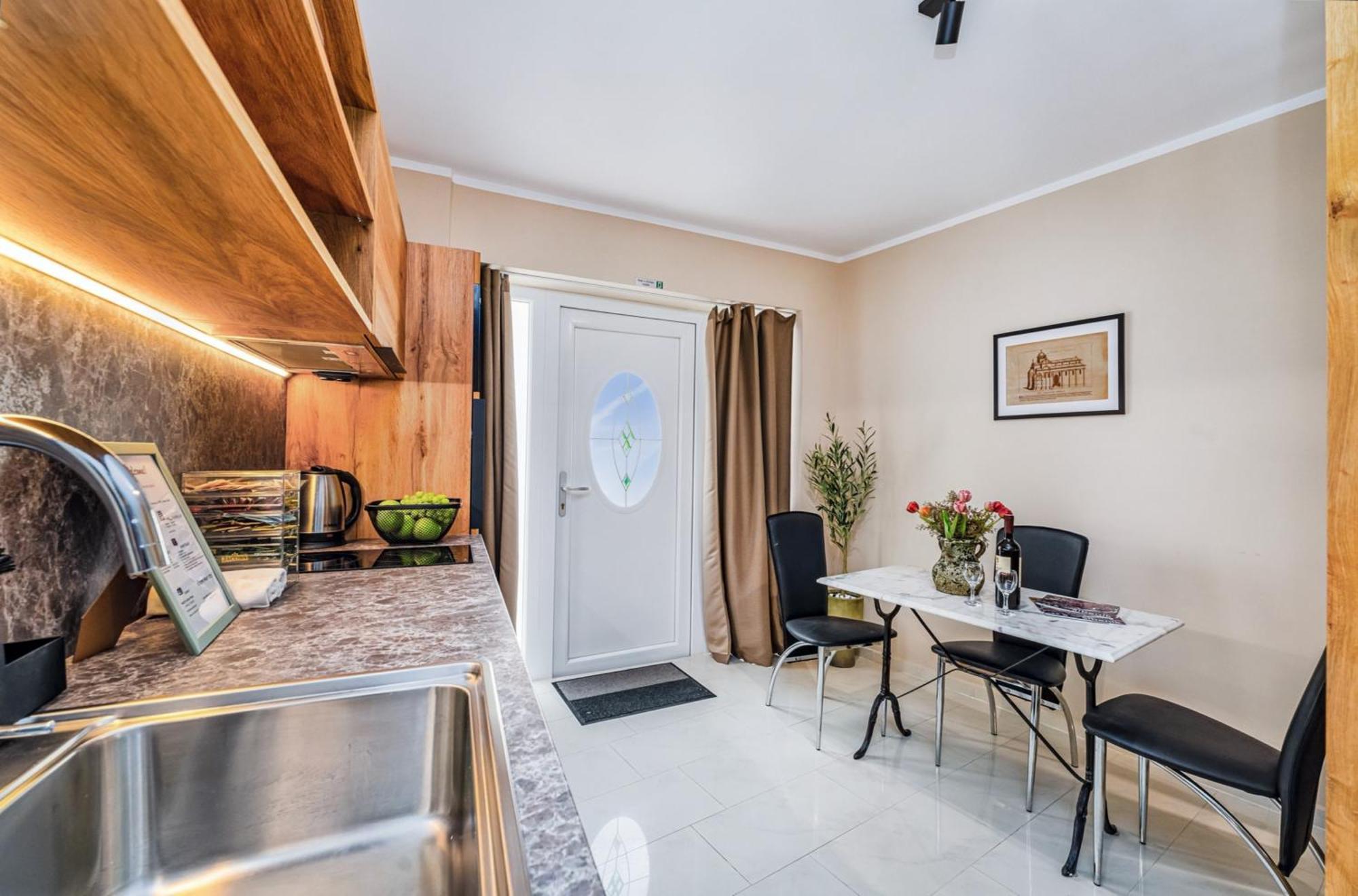 Samm Apartments Шибеник Екстер'єр фото