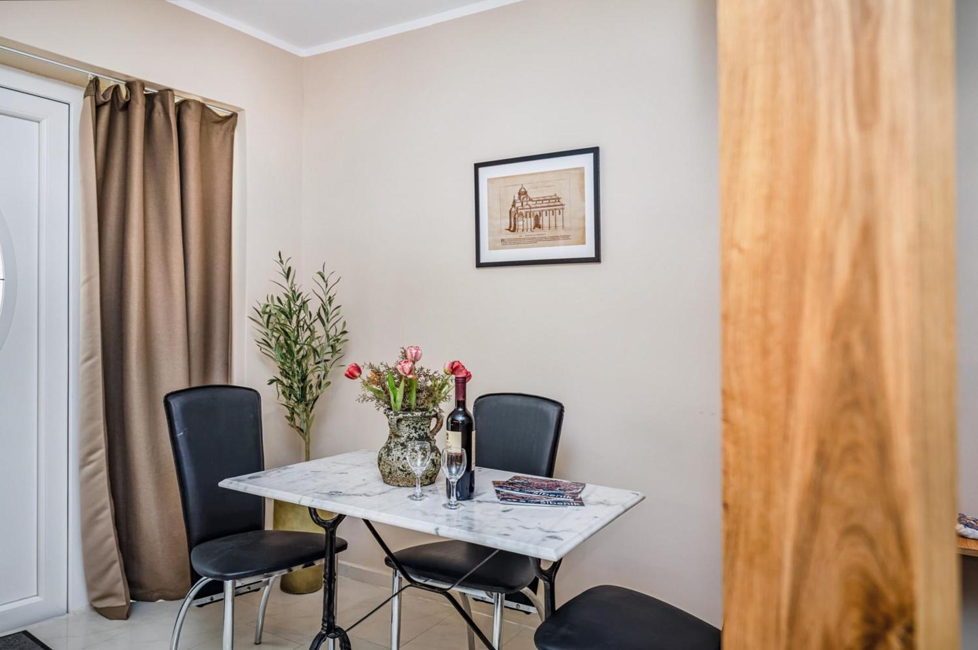 Samm Apartments Шибеник Екстер'єр фото
