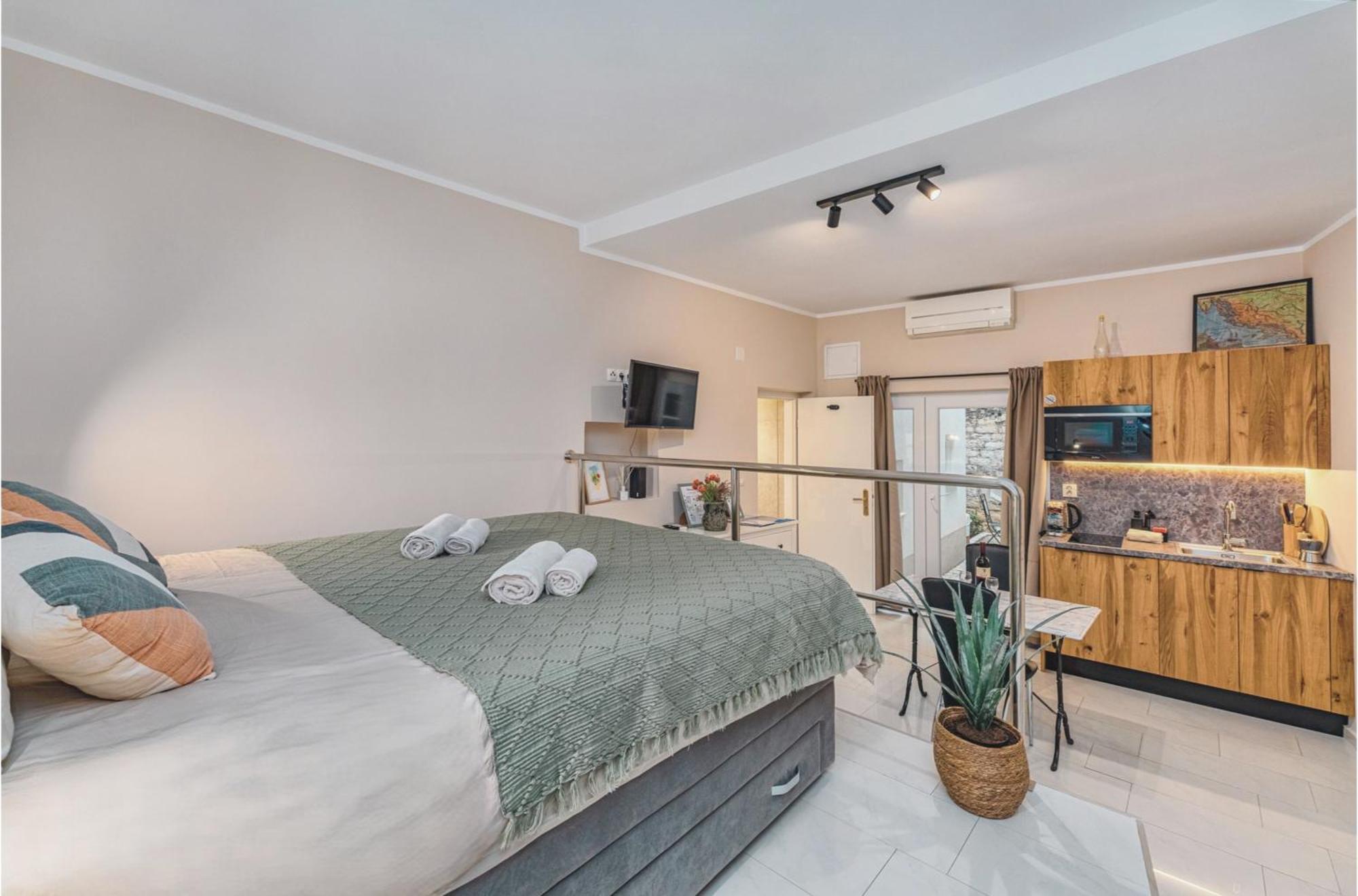 Samm Apartments Шибеник Екстер'єр фото
